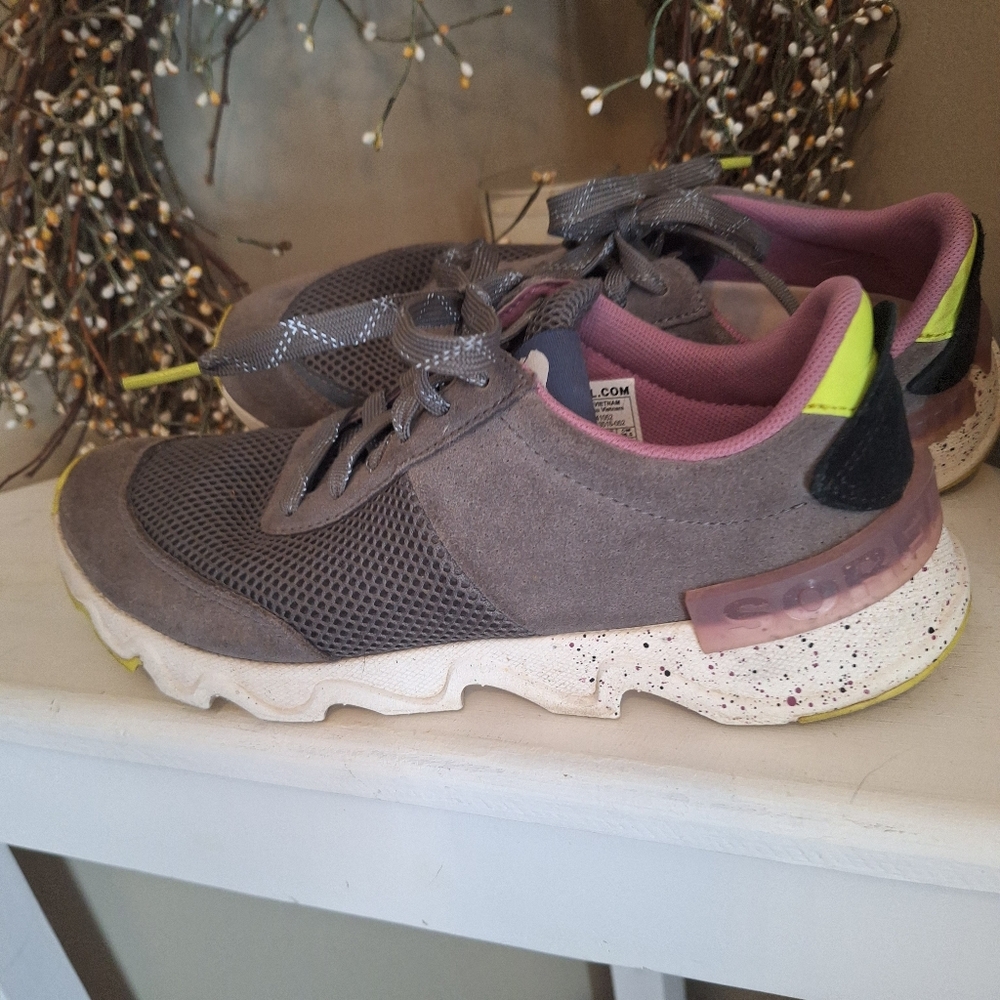 Sorel Kinetic Lite athletic running walking mesh pink gray women's sneak…